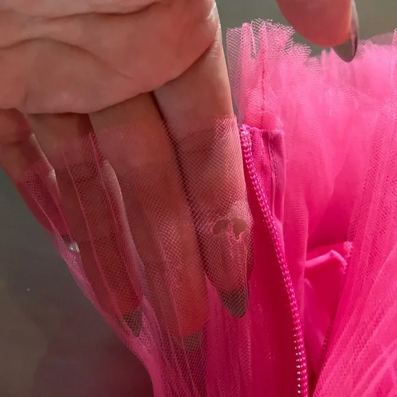 Chic Pink Tulle Strapless Dress - Picture 8 of 9